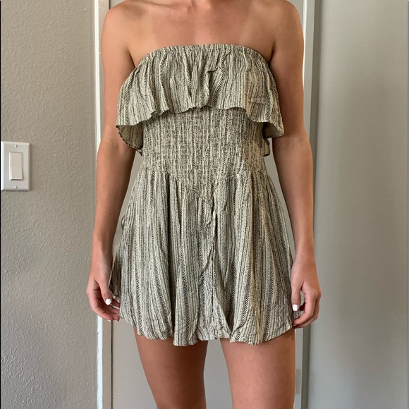 Sleeveless romper. Cream and black pattern - Picture 2 of 3